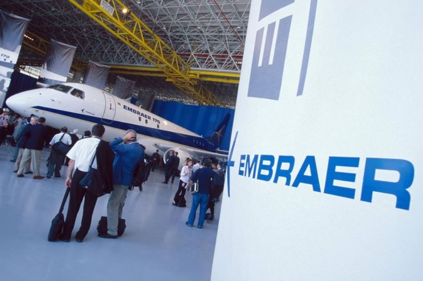 Leia mais sobre o artigo Ações da Embraer disparam com veto da China contra jatos da Boeing