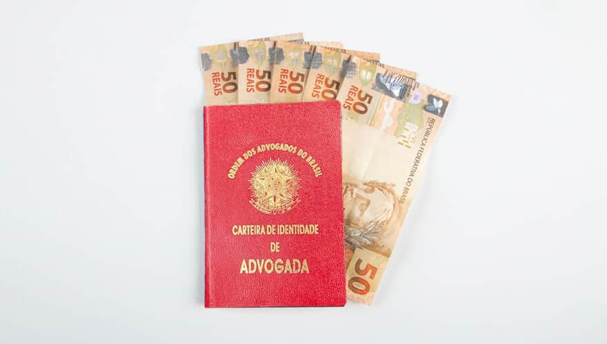 Leia mais sobre o artigo OAB/ES pagará R$ 50 mil a advogada barrada em sala de Tribunal por dever parcela de anuidade