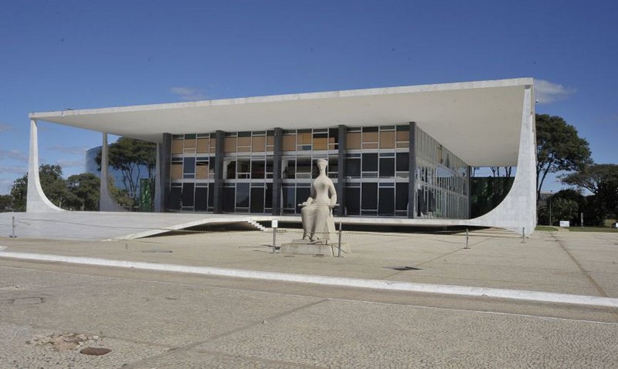 Leia mais sobre o artigo STF analisa se Parlamento pode julgar contas sem parecer do Tribunal de Contas