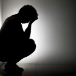 OMS: uma em cada seis pessoas no mundo é afetada pela solidão