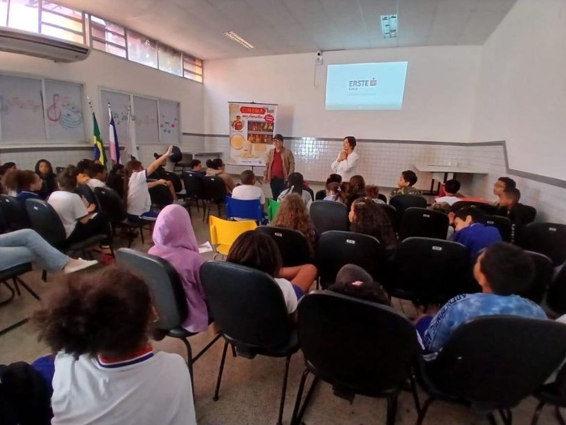 Projeto ‘Cinema em Família’ leva cineclube itinerante a regiões de vulnerabilidade social no Estado