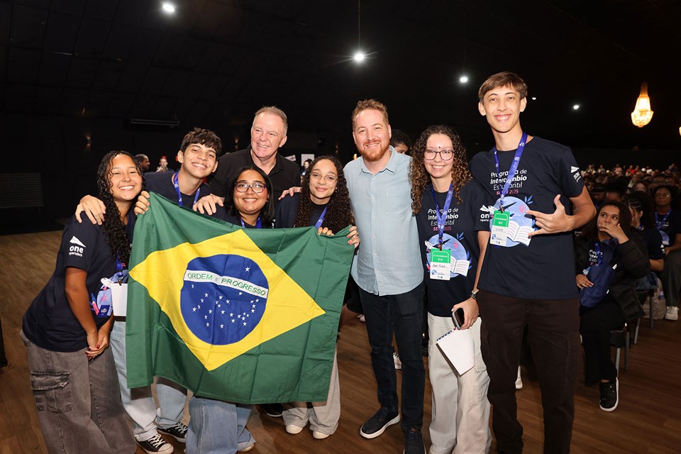 Leia mais sobre o artigo Governo do Estado envia maior grupo de estudantes do Intercâmbio Estudantil 2025