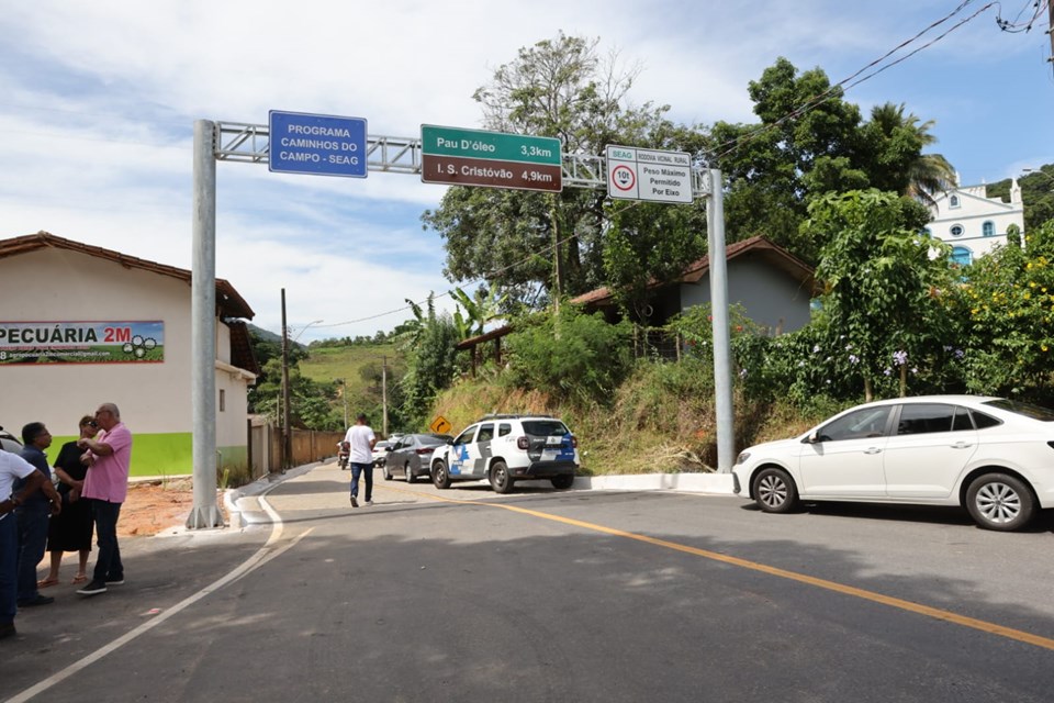 Leia mais sobre o artigo Governo do Estado inaugura pavimentação rural e autoriza novos investimentos em Guarapari