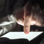 Conteúdos falsos criados com IA mais que triplicam entre 2024 e 2025