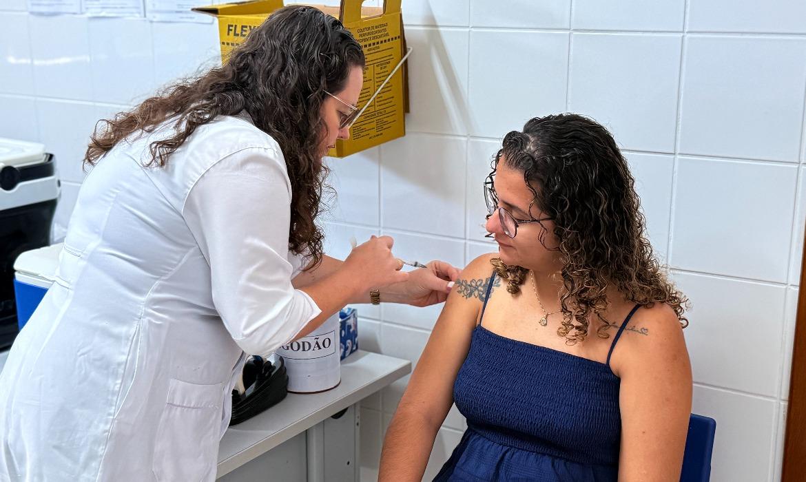 Leia mais sobre o artigo Vacinação contra Influenza: Aracruz está entre os municípios que mais imunizaram no Estado
