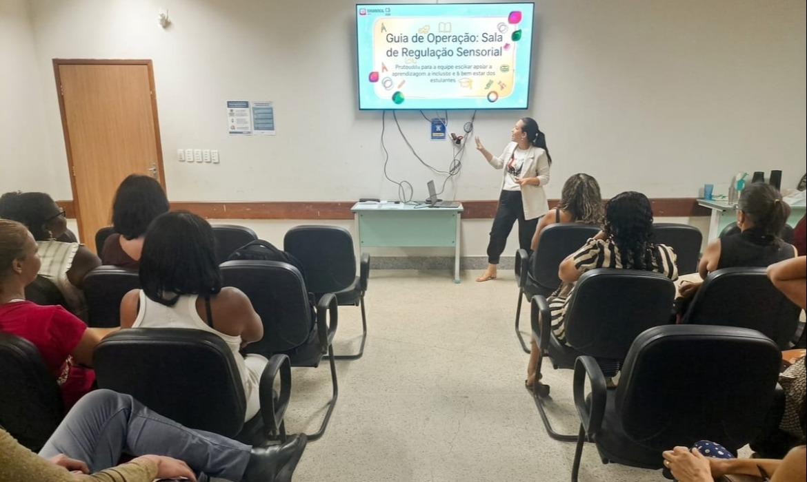 Leia mais sobre o artigo Formação sobre Salas Sensoriais fortalece a Educação Inclusiva na Rede Municipal de Ensino