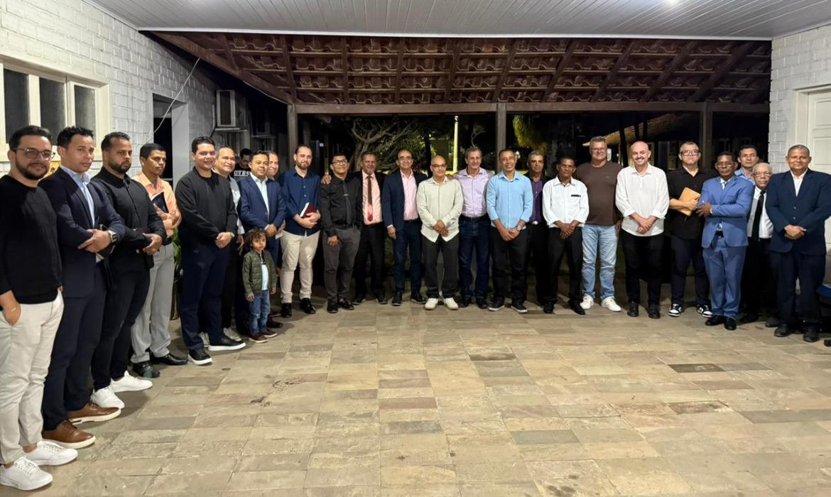 Leia mais sobre o artigo Prefeitura de Aracruz homenageia pastores em celebração ao Dia do Pastor