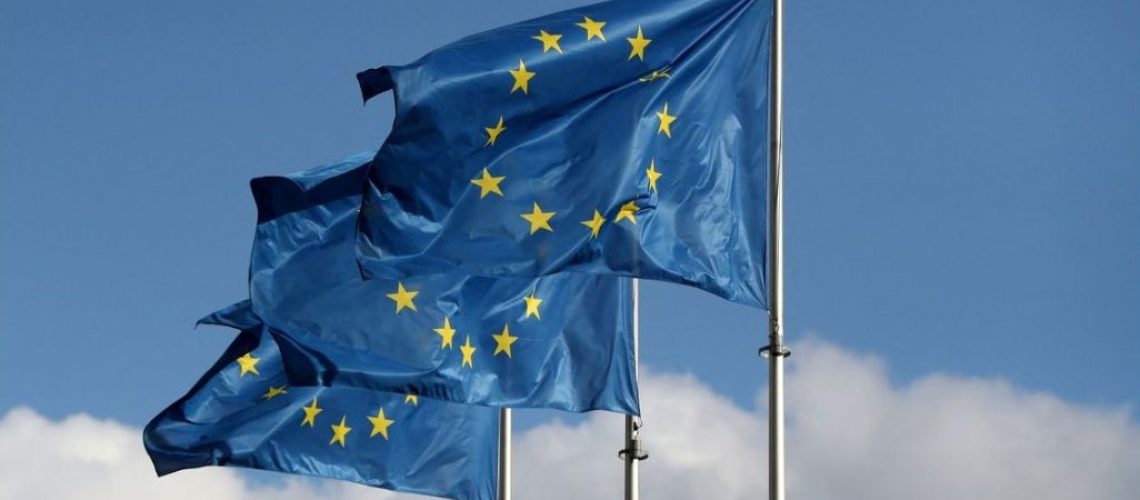 Os equipamentos culturais reabilitados no Centro Histórico de Vitória representam a oportunidade de transformar patrimônios arquitetônicos em vetores de dinamização cultural e econômica, incentivando o turismo, a educação patrimonial e a valorização da - 7