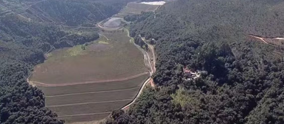 Os equipamentos culturais reabilitados no Centro Histórico de Vitória representam a oportunidade de transformar patrimônios arquitetônicos em vetores de dinamização cultural e econômica, incentivando o turismo, a educação patrimonial e a valorização da - 2