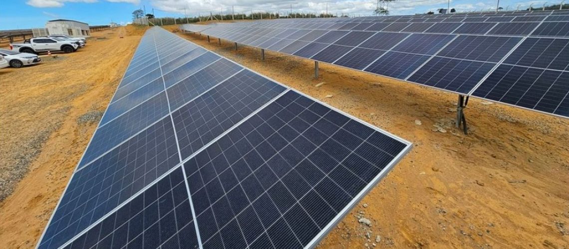 Os equipamentos culturais reabilitados no Centro Histórico de Vitória representam a oportunidade de transformar patrimônios arquitetônicos em vetores de dinamização cultural e econômica, incentivando o turismo, a educação patrimonial e a valorização da - 4