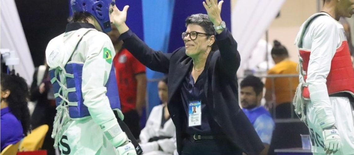 Os equipamentos culturais reabilitados no Centro Histórico de Vitória representam a oportunidade de transformar patrimônios arquitetônicos em vetores de dinamização cultural e econômica, incentivando o turismo, a educação patrimonial e a valorização da - 30