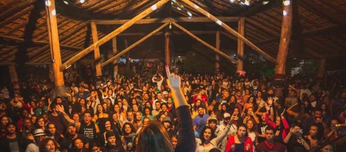 Os equipamentos culturais reabilitados no Centro Histórico de Vitória representam a oportunidade de transformar patrimônios arquitetônicos em vetores de dinamização cultural e econômica, incentivando o turismo, a educação patrimonial e a valorização da - 12