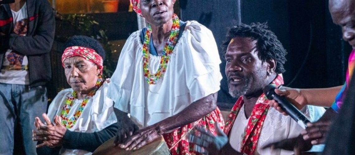 Os equipamentos culturais reabilitados no Centro Histórico de Vitória representam a oportunidade de transformar patrimônios arquitetônicos em vetores de dinamização cultural e econômica, incentivando o turismo, a educação patrimonial e a valorização da - 13