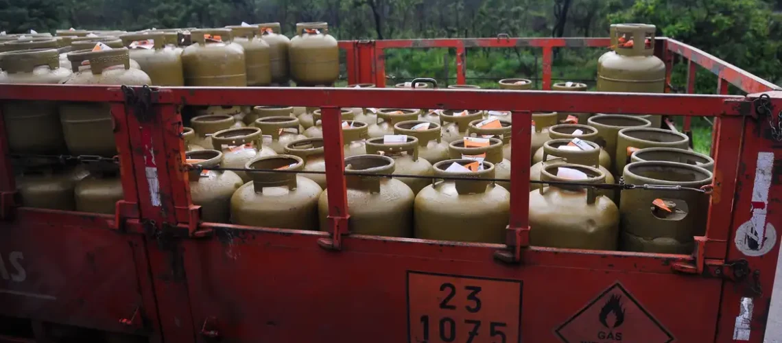 _botijao_de_13_quilos_de_gas_de_cozinha_mcajr_abr_201120214528