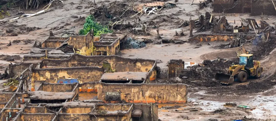 tragedia_em_mariana_0711150244_1